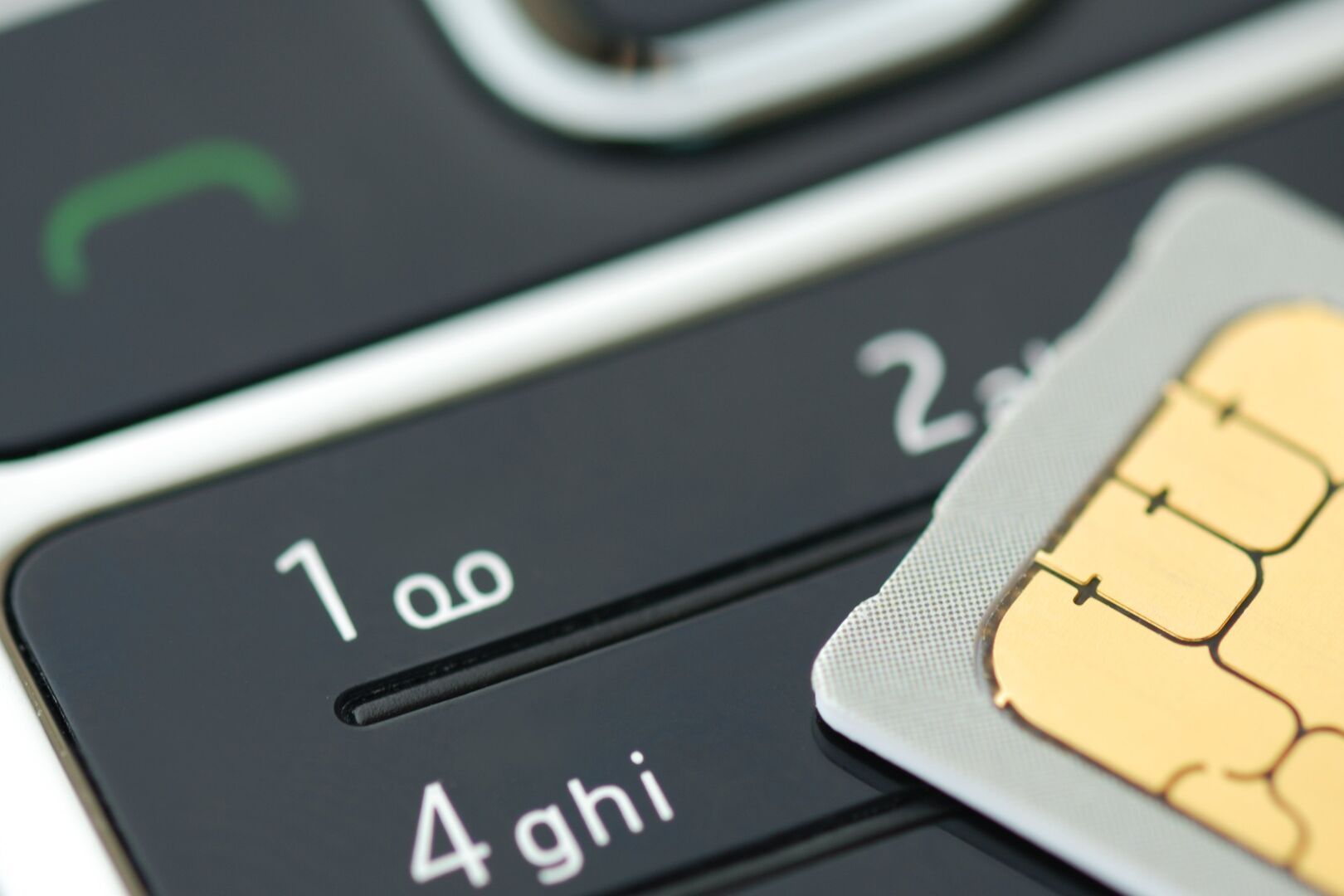 Роскомнадзор заблокировал 15 млн SIM-карт